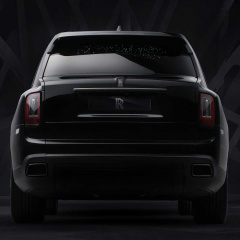 Представлен впечатляющий внедорожник Rolls-Royce Cullinan в отделке Black Badge