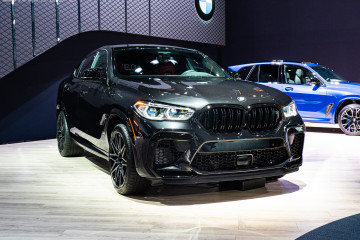 BMW X6 M Competition в Лос- Анджелесе выглядит потрясающе