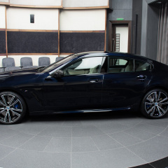BMW M850i xDrive Gran Coupe представлен в цвете черный металлик Carbon Black