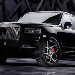 Rolls-Royce Cullinan Black Badge приехал в Россию