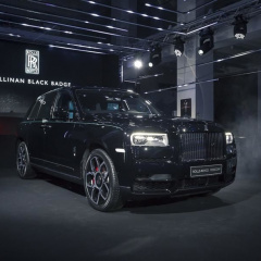 Rolls-Royce Cullinan Black Badge приехал в Россию