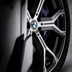 Специально для швейцарского рынка BMW выпускает ограниченную серию моделей X5 Edition 20 Jahre