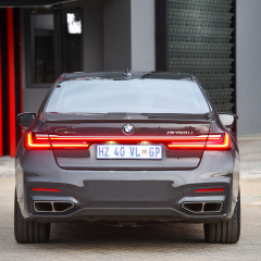 Новый M760Li xDrive V12 представлен в стандартной форме M Performance