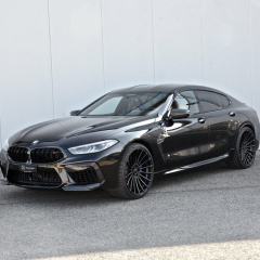 BMW M8 Gran Coupé F93 полностью черного цвета - это мощно!