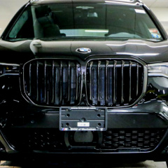 Черный Лорд: BMW X7 M50i с 530 л.с. и пакетом M Performance