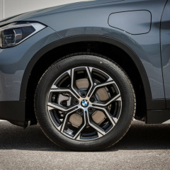 Новый гибридный внедорожник BMW X1 xDrive25e 2020