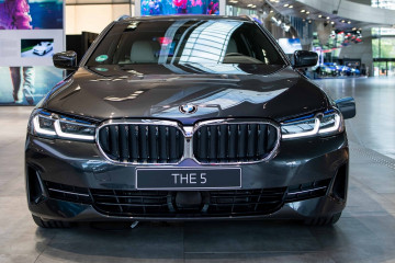 Первые живые фотографии нового BMW 5 серии Facelift с BMW Welt в Мюнхене BMW PHEV Все PHEV