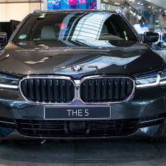 Первые живые фотографии нового BMW 5 серии Facelift с BMW Welt в Мюнхене