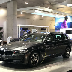 Первые живые фотографии нового BMW 5 серии Facelift с BMW Welt в Мюнхене