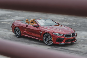 Мощный BMW M8 Convertible 2020 выглядит красиво в Motegi Red BMW M серия Все BMW M