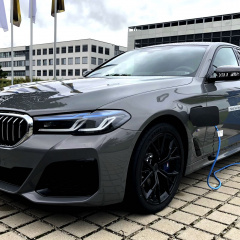 Новый гибридный плагин BMW 545e xDrive LCI с пакетом M Sport