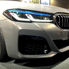 Новый гибридный плагин BMW 545e xDrive LCI с пакетом M Sport