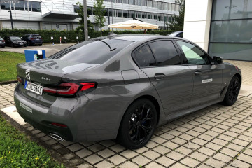 Озвучена стоимость нового BMW 330e BMW PHEV Все PHEV