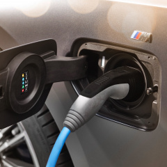 Официально подтверждена силовая версия электромобиля BMW i4 M