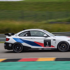 BMW M2 CS Racing - на трассе нет ему равных