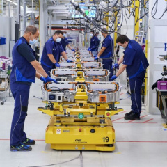 Заводы BMW увеличат производство комплектующих для электрокаров