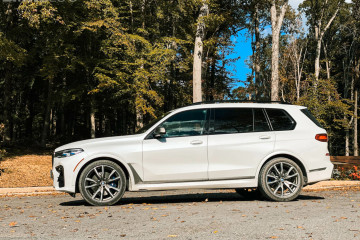 BMW X7 получил рестайлинг: первые фото BMW X7 серия G07