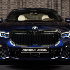 BMW M760Li: самый красивый лимузин с двигателем V12 цвета синий танзанит