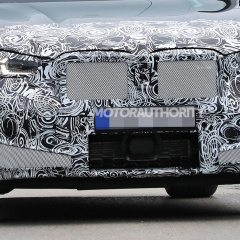 Обновленная версия BMW X4 M LCI с увеличенной решеткой радиатора замечена на скоростных тестах