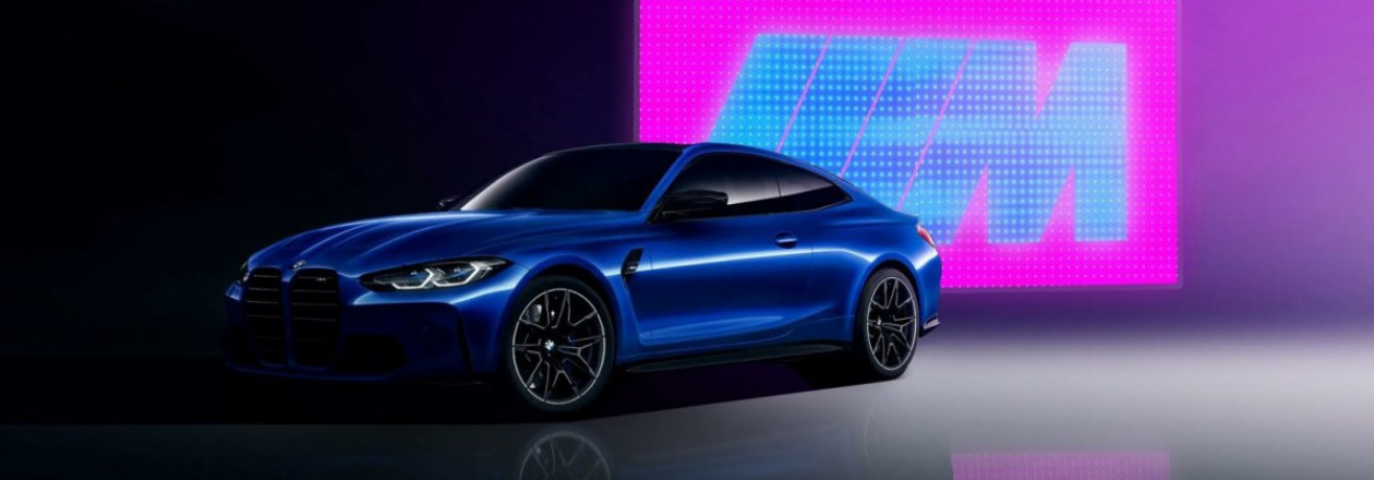 BMW M4 Competition 2021 в цвете San Marino Blue