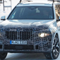 Обновленный BMW X7 предстал на новых шпионских фото