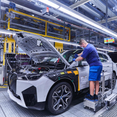 BMW Dingolfing удвоит производство электромобилей в 2021 году