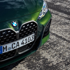 Кабриолет BMW M440i xDrive 2021 года в новом цвете San Remo Green