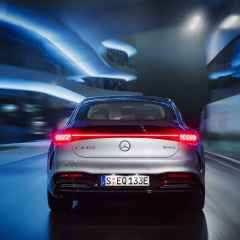 Официально представлен электрический соперник BMW i7- Mercedes EQS