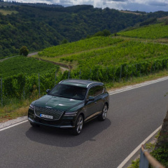 В Европе летом появятся конкуренты BMW премиум-класса