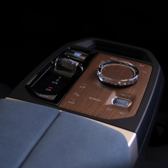 BMW iX с аккумулятором 105 кВтч и мощностью 523 л.с.