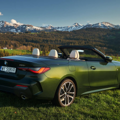 Второе поколение кабриолета 4-й серии BMW 430i G23 Convertible в цвете San Remo Green