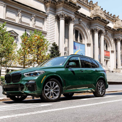 BMW Манхэттена представил BMW X5 G05 с индивидуальным лакокрасочным покрытием British Racing Green