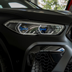 BMW X6 M Competition (F96) с индивидуальным лакокрасочным покрытием цвета Frozen Black