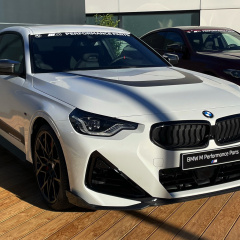 BMW M240i xDrive с тюнинговыми аксессуарами M Performance