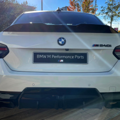 BMW M240i xDrive с тюнинговыми аксессуарами M Performance