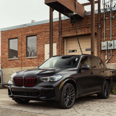 Ограниченная серия специального выпуска BMW X5 Black Vermilion Edition с уникальными характеристиками