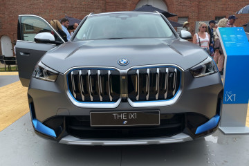 BMW iX1 с xLine в цвете Frozen Pure Grey празднует свою публичную премьеру на Фестивале скорости в Гудвуде BMW BMW i Все BMW i