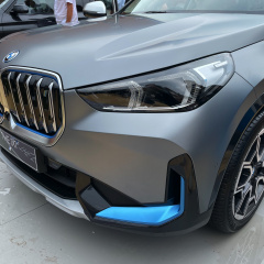 BMW iX1 с xLine в цвете Frozen Pure Grey празднует свою публичную премьеру на Фестивале скорости в Гудвуде