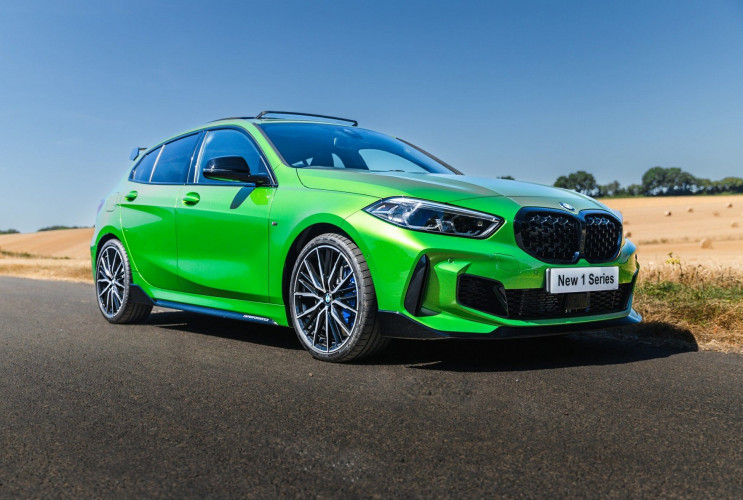Новая BMW M135i Java Green с деталями M Performance BMW M серия Все BMW M