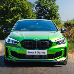 Новая BMW M135i Java Green с деталями M Performance