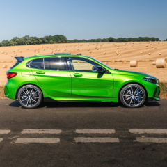 Новая BMW M135i Java Green с деталями M Performance