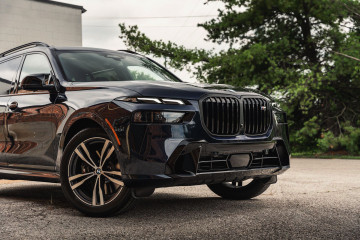 Представлен черный BMW X7 Facelift M60i Shadow Line BMW X7 серия G07