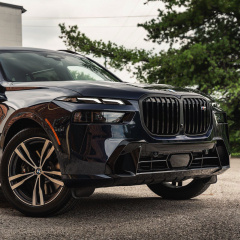 Представлен черный BMW X7 Facelift M60i Shadow Line