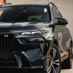 Представлен черный BMW X7 Facelift M60i Shadow Line