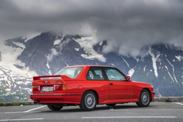 BMW M3 E30 выглядит как новая после 60-часового восстановления лакокрасочного покрытия. BMW 3 серия E30
