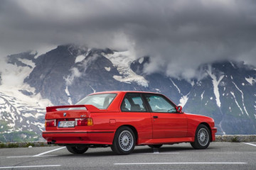 BMW M3 E30 выглядит как новая после 60-часового восстановления лакокрасочного покрытия. :: BMW :: 3 серия :: E30 BMW M3 E30 выглядит как новая после 60-часового восстановления лакокрасочного покрытия. BMW 3 серия E30