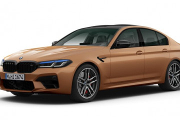 BMW M5 LCI 2022 года цвета Zanzibar