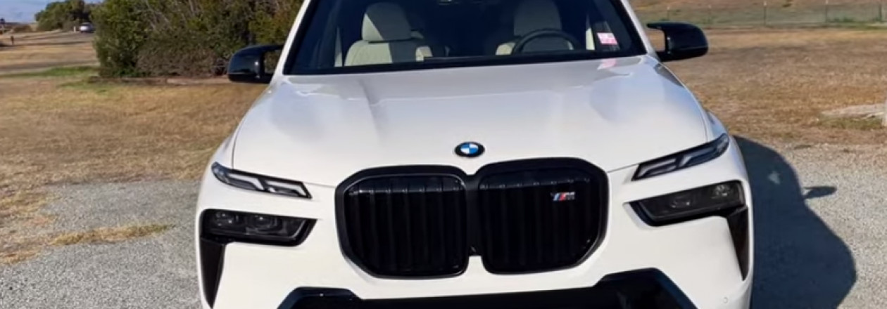 BMW X7 M60i 2023 года