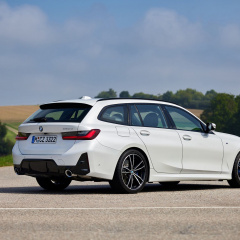 Новый BMW 320d Touring 2023 с фейслифтингом