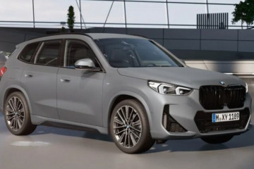 BMW X1 2023 года в цвете Frozen Pure Grey BMW X1 серия U11